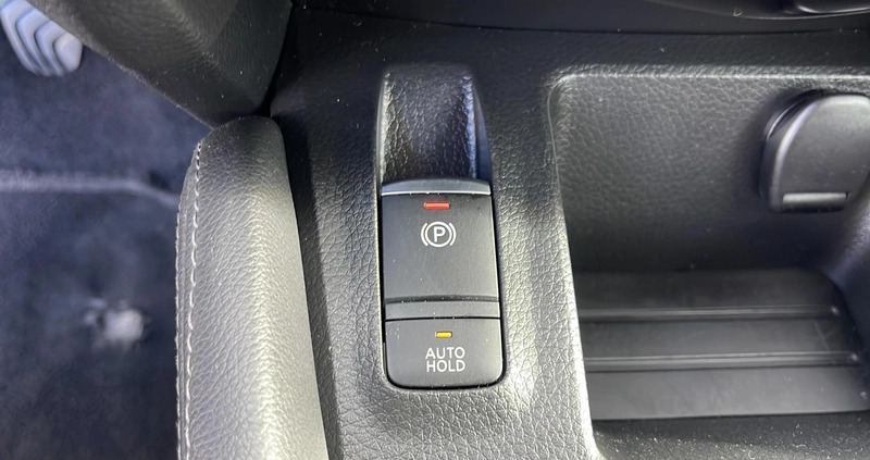Nissan Qashqai cena 59900 przebieg: 149238, rok produkcji 2018 z Czempiń małe 379